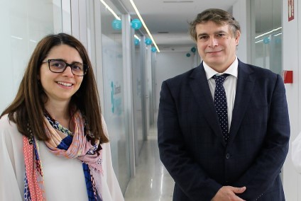 os doctores Martín Broto e Hindi, responsables de la Unidad de Sarcomas de la FJD y OncoHealth